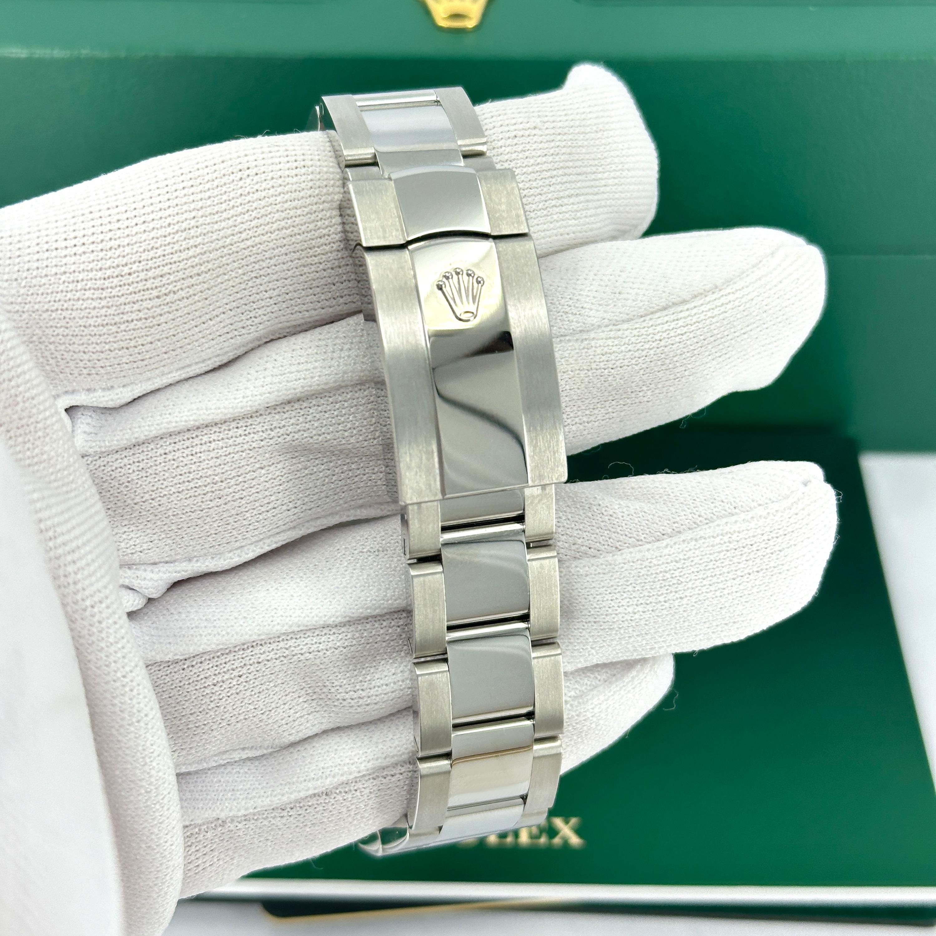Ungetragene Rolex Datejust 41 Blau Oyster Reference# 126334, Komplettset, 2025 im Angebot 13