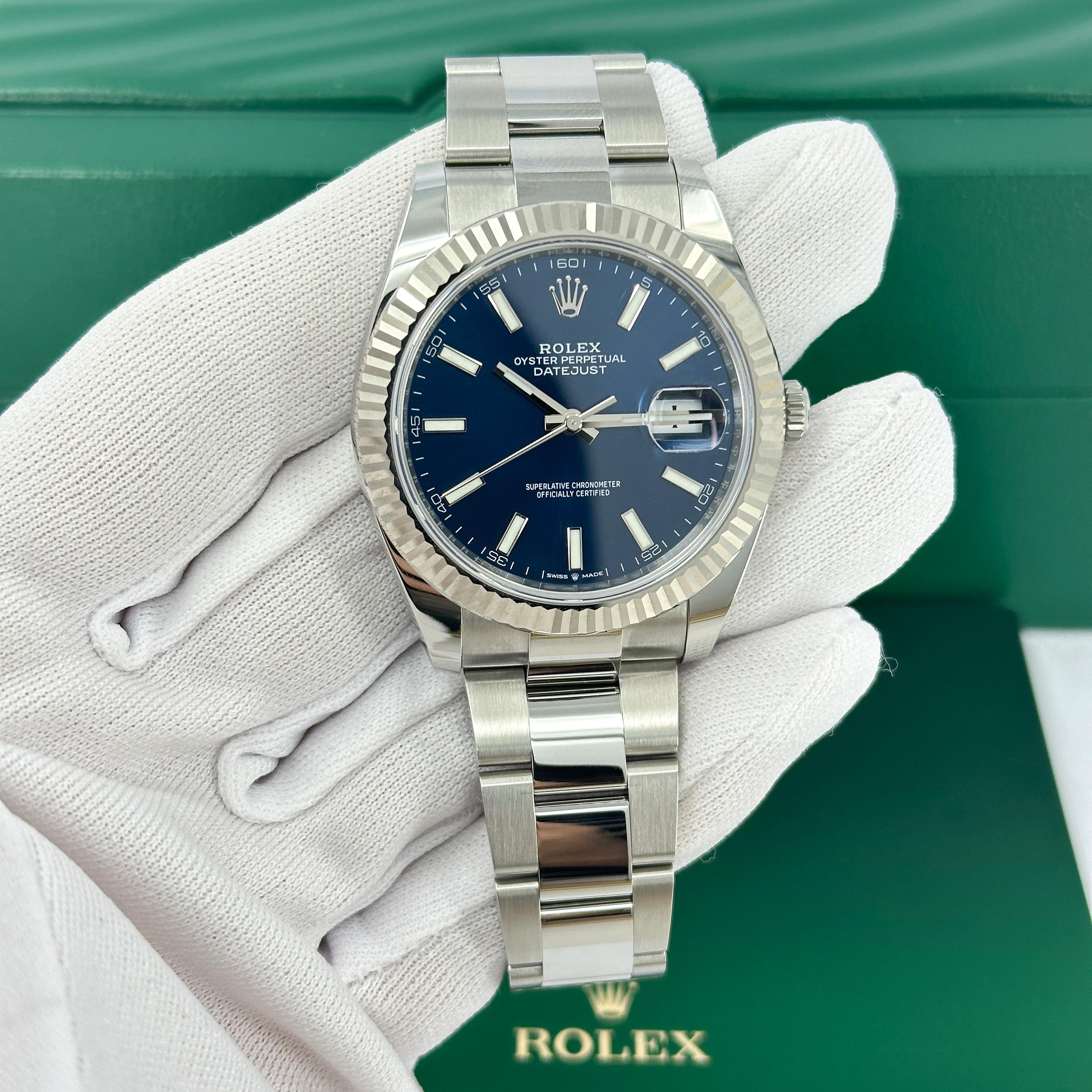 Ungetragene Rolex Datejust 41 Blau Oyster Reference# 126334, Komplettset, 2025 im Angebot 12