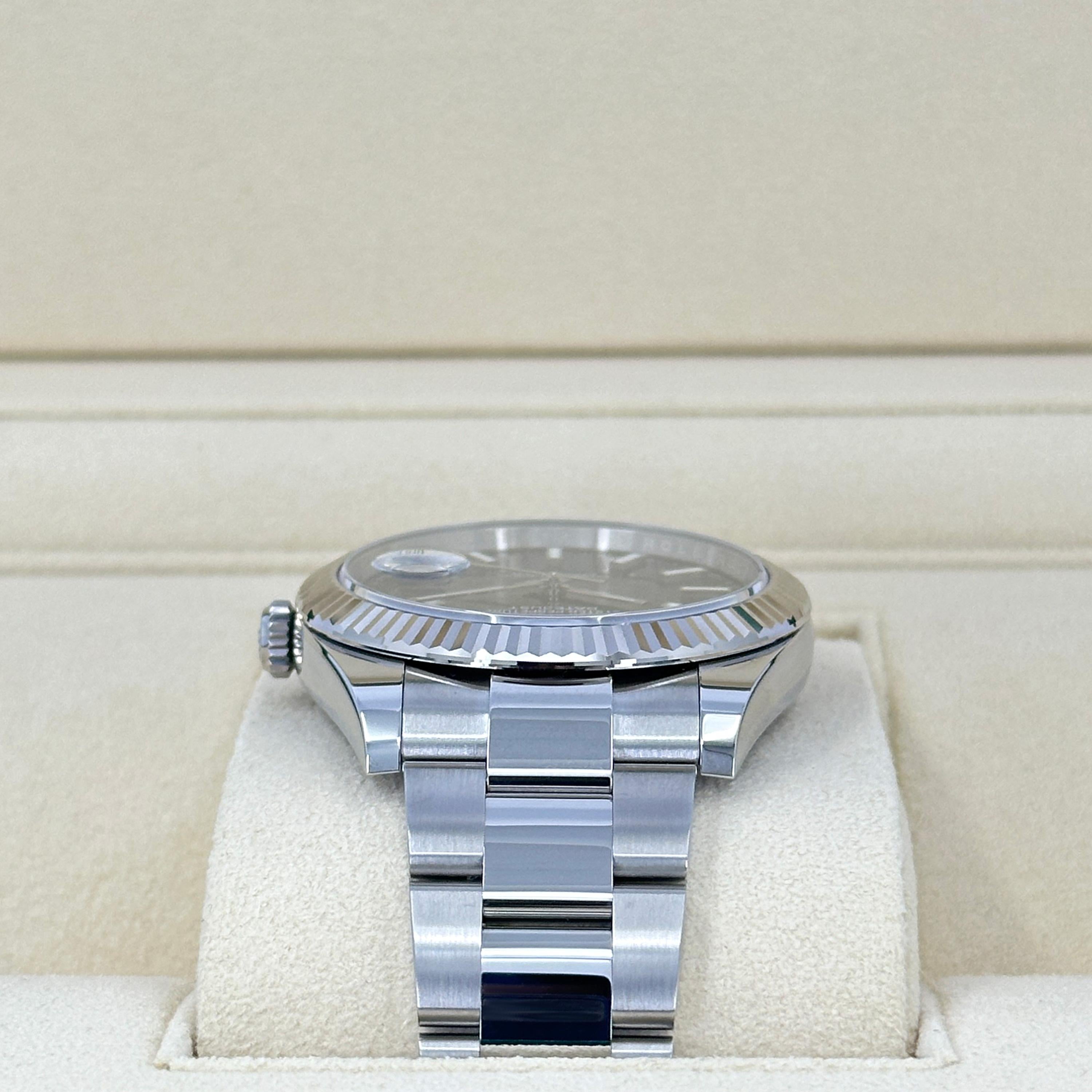 Ungetragene Rolex Datejust 41 Blau Oyster Reference# 126334, Komplettset, 2025 im Angebot 9