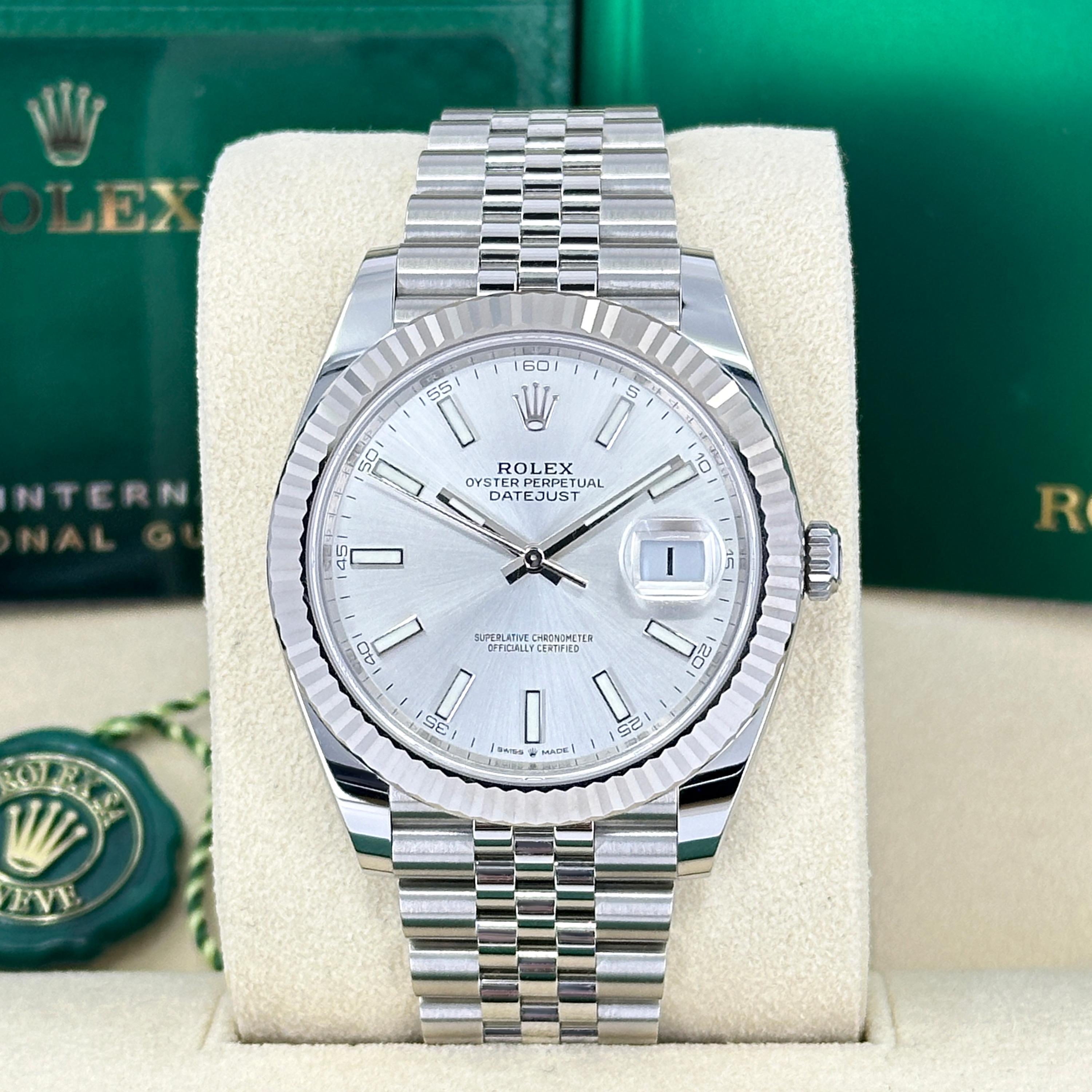Ungetragene Rolex Datejust 41 Silver Oyster Reference# 126334, Komplettset, 2025 im Zustand „Neu“ im Angebot in New York, NY
