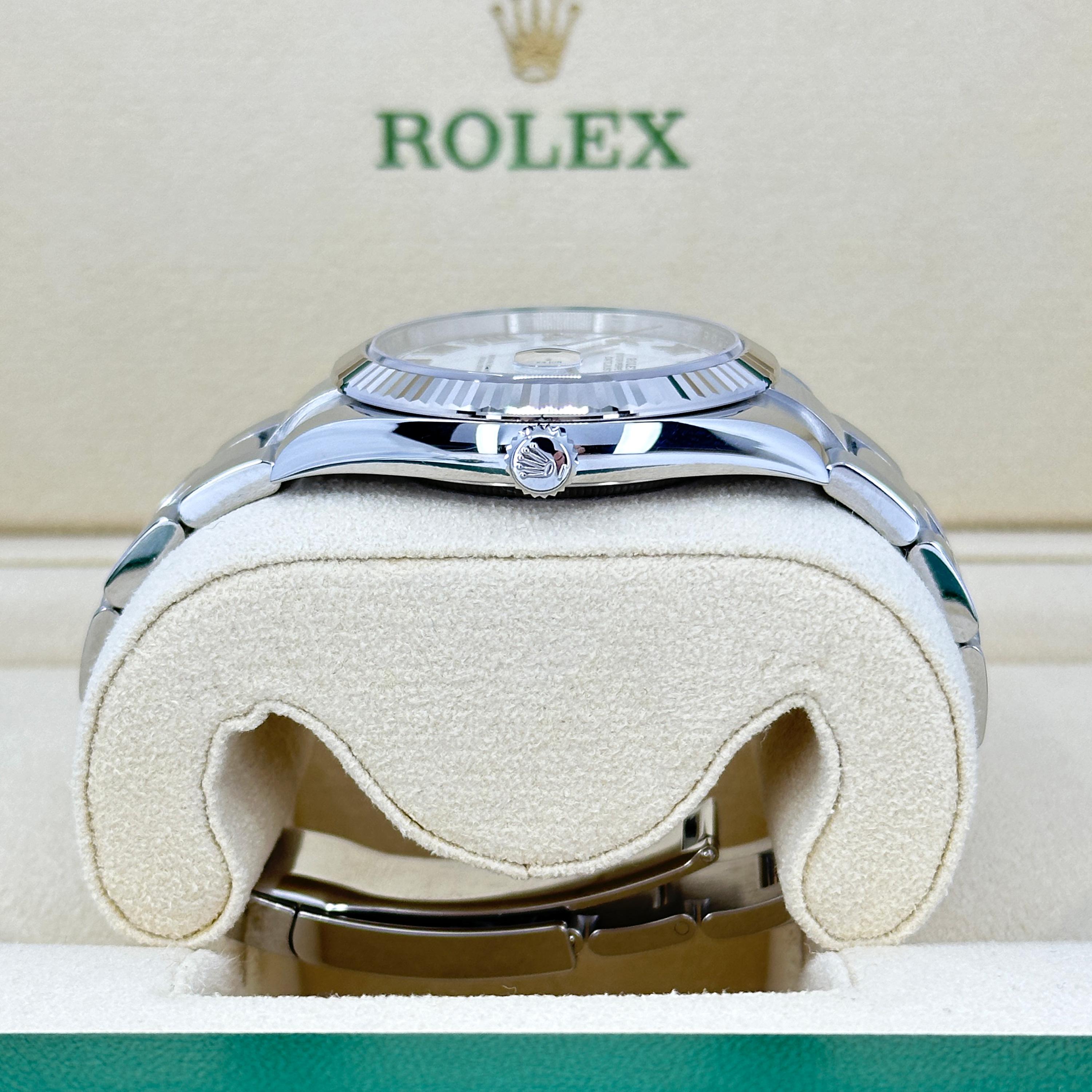 Ungetragene Rolex Datejust 41 Weiß Oyster Reference# 126334, Komplettset, 2025 im Angebot 3