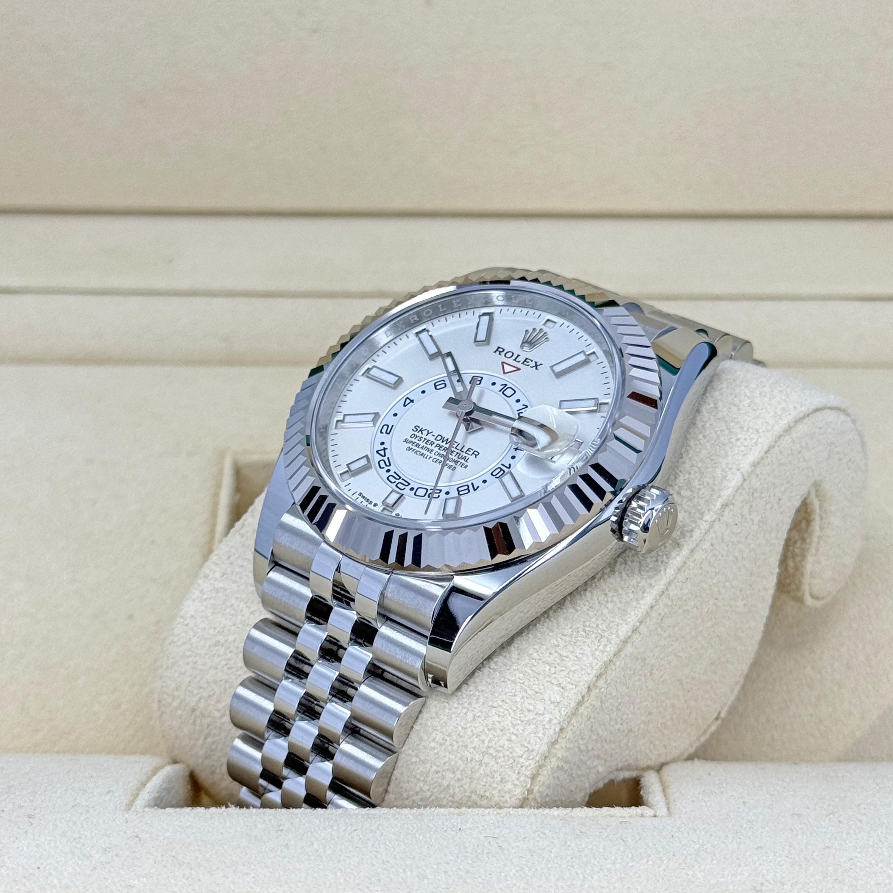 Rolex Sky-Dweller non indossato Numero di riferimento 336934, Set completo, 2025 in vendita 3
