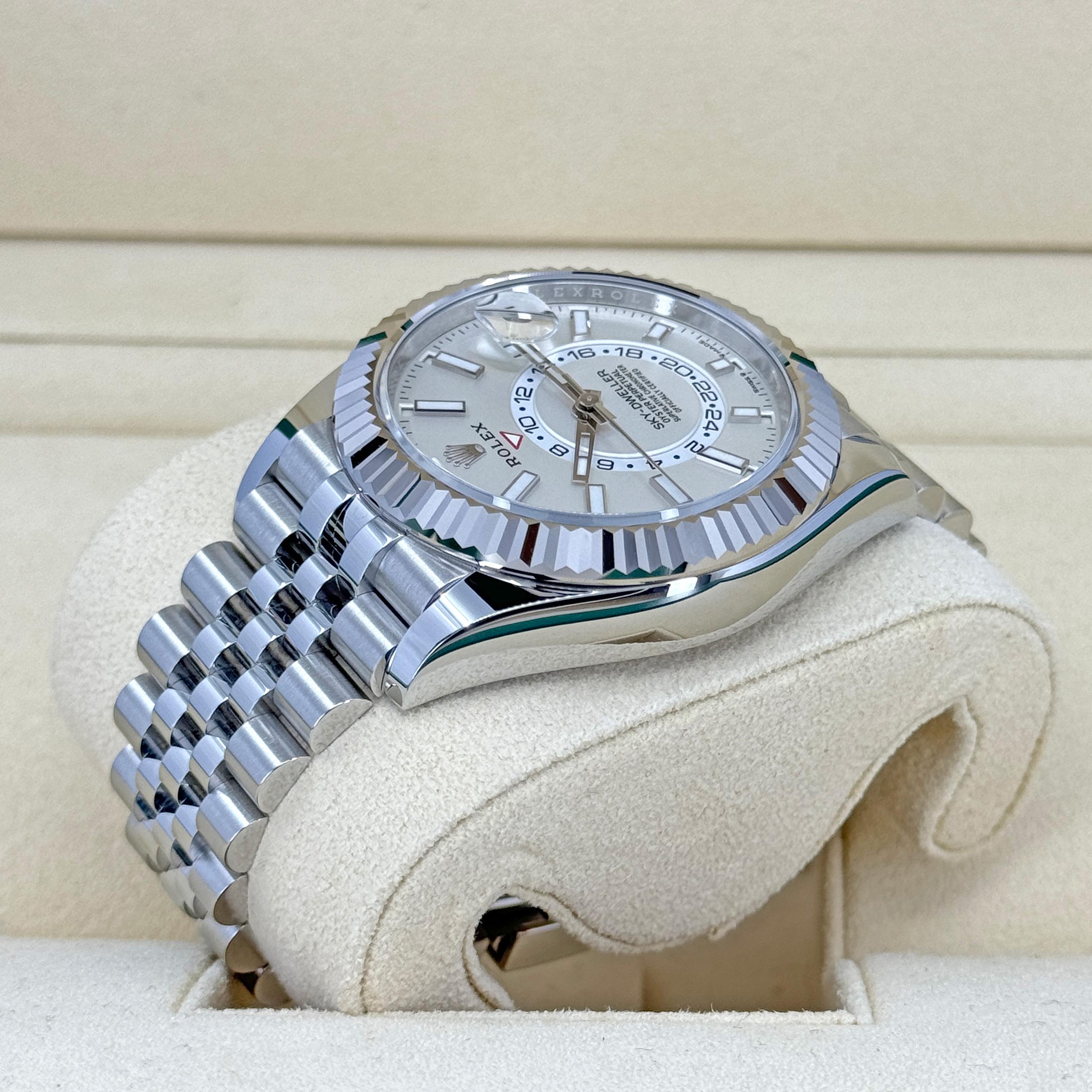 Rolex Sky-Dweller non indossato Numero di riferimento 336934, Set completo, 2025 in vendita 5