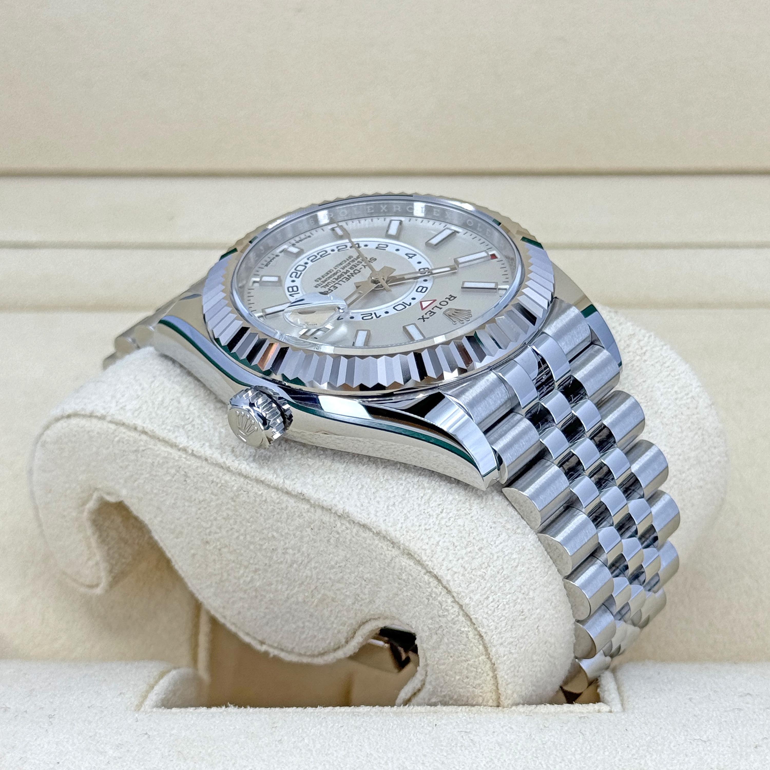 Rolex Sky-Dweller non indossato Numero di riferimento 336934, Set completo, 2025 in vendita 4
