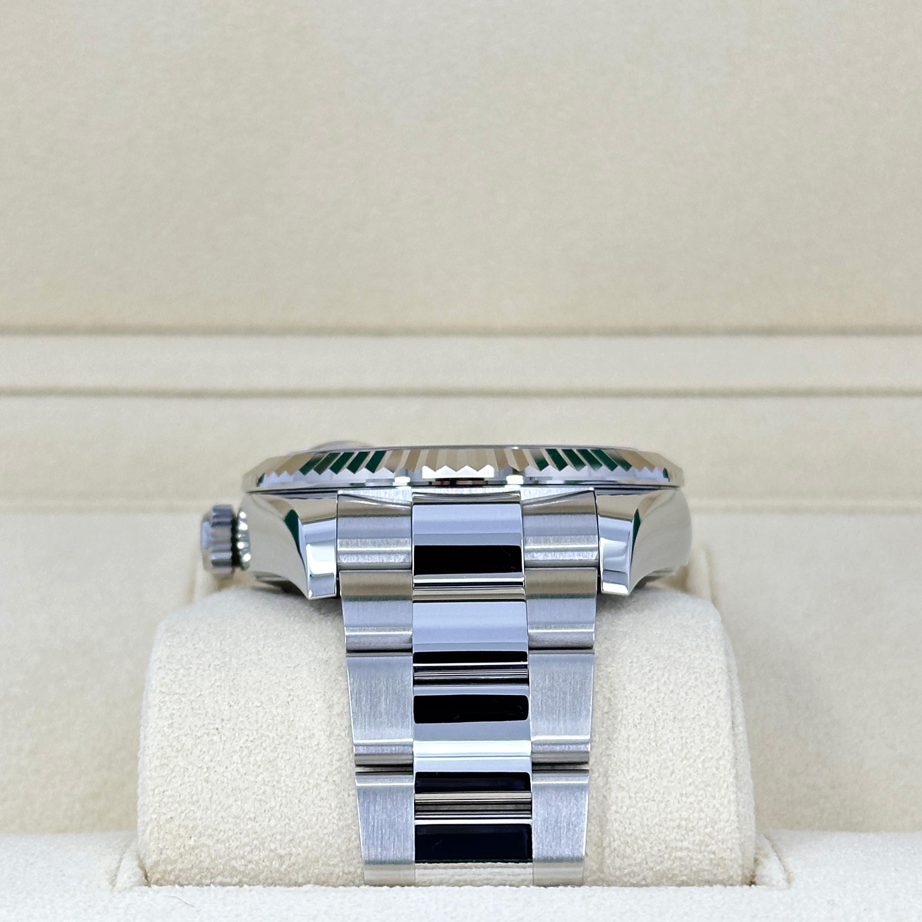 Rolex Sky-Dweller non indossato Numero di riferimento 336934, Set completo, 2025 in vendita 1