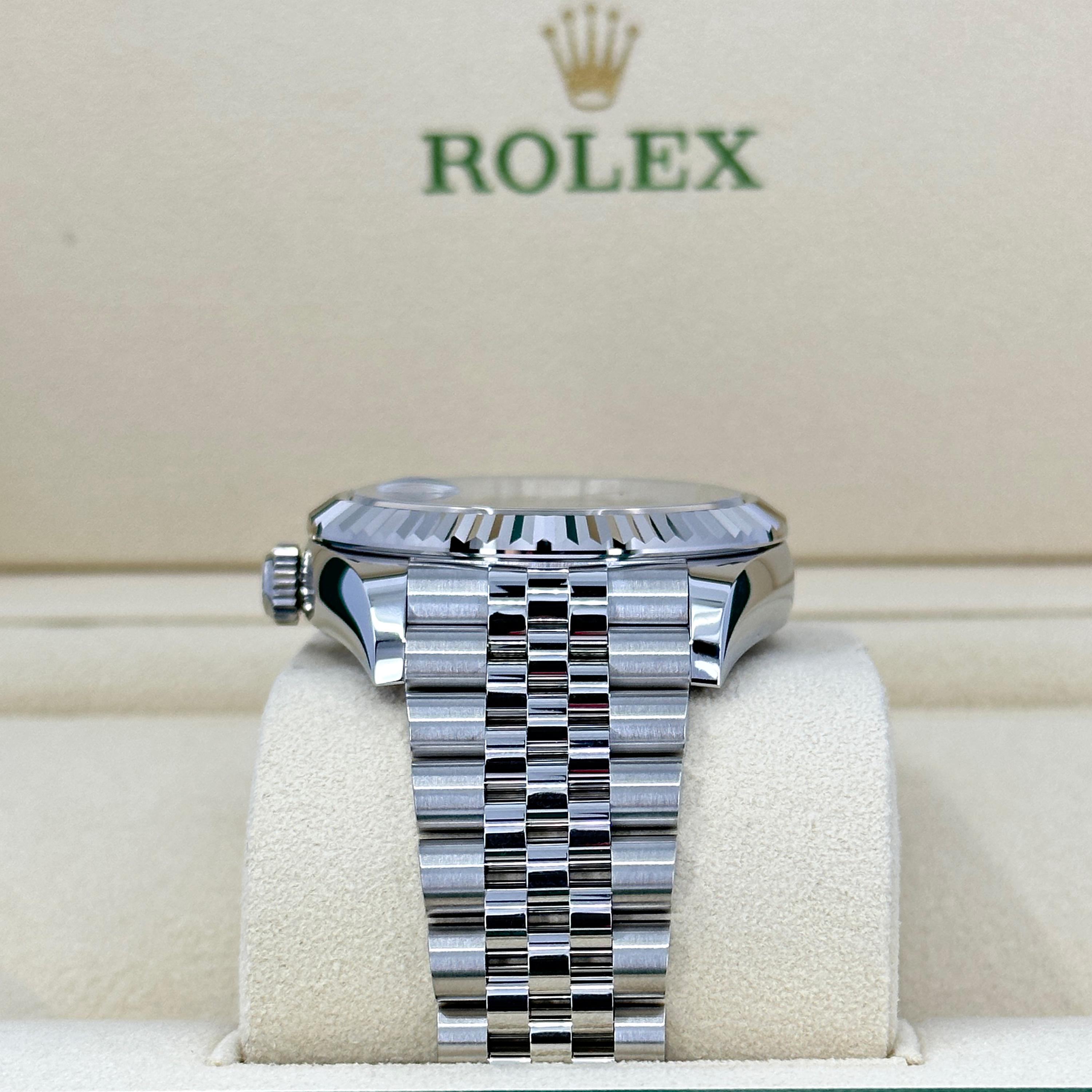 da uomo o donna Rolex Sky-Dweller non indossato Numero di riferimento 336934, Set completo, 2025 in vendita