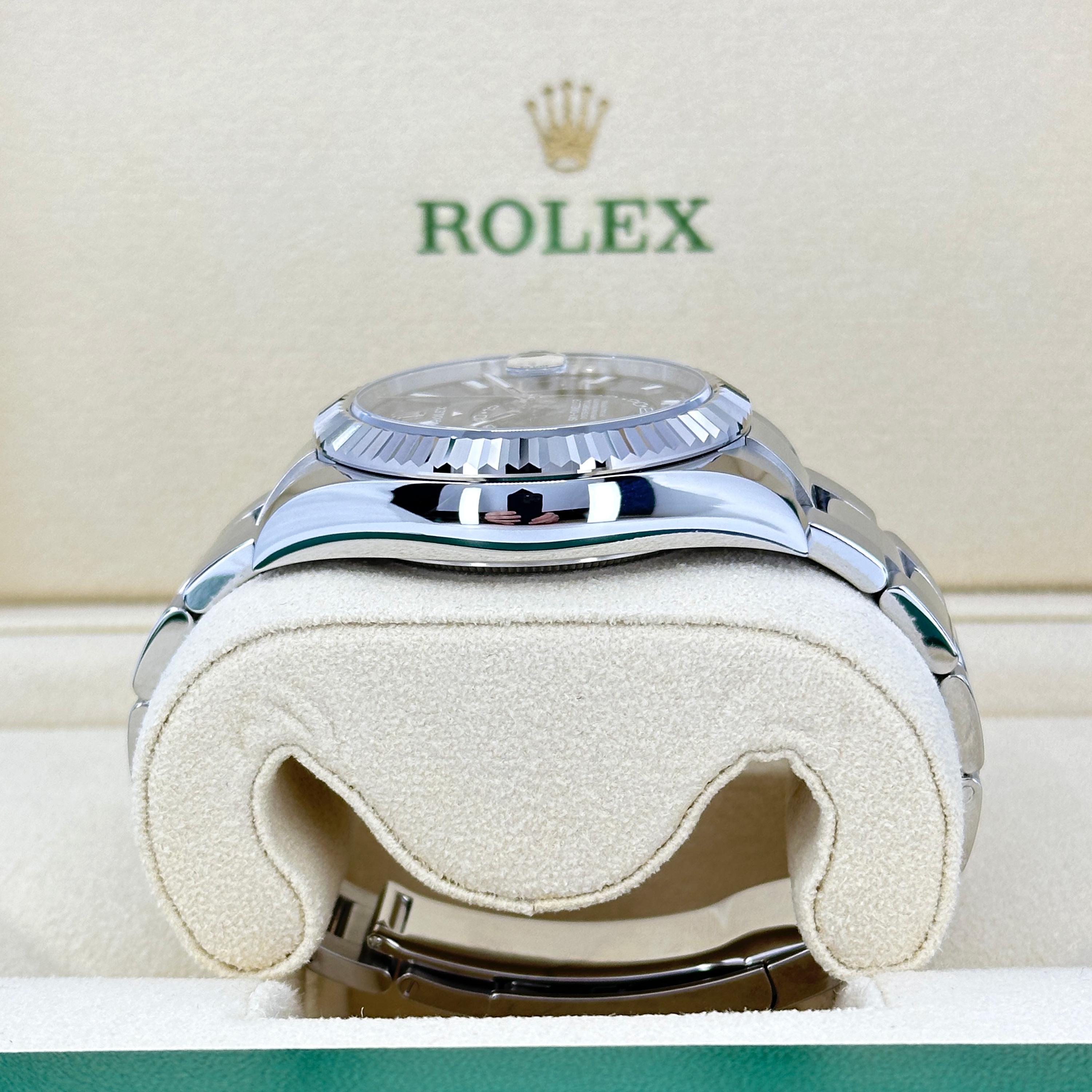 Rolex Sky-Dweller non indossato Numero di riferimento 336934, Set completo, 2025 in vendita 1