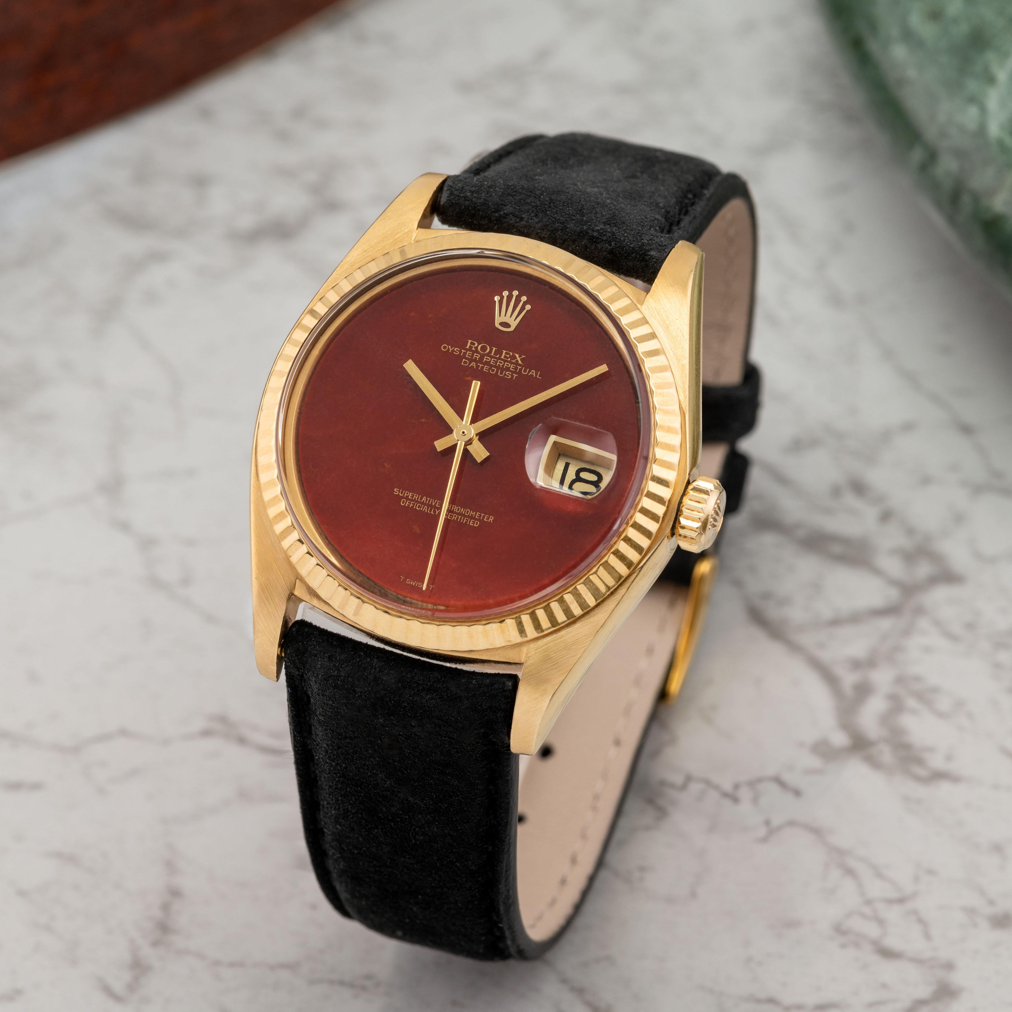 Roter Jaspis 

Neben der Verwendung von farbigen Zifferblättern wie den seltenen und begehrten Stella-Zifferblättern hat Rolex im Laufe seiner Geschichte auch mit exotischen Materialien für seine Zifferblätter experimentiert. Stella und
