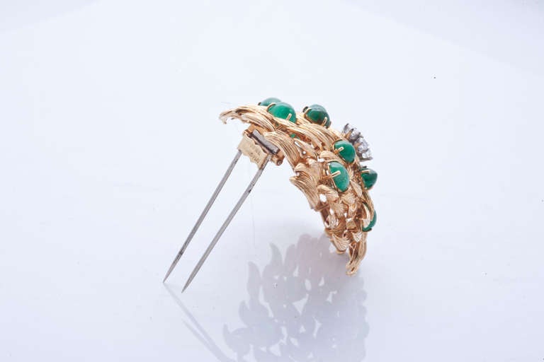 Women's David Webb gold, diamonds and cabochon emeralds 1960s brooch For Sale