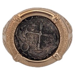 14K Yellow Gold Medallion Ring With Detailing Flanked Sides