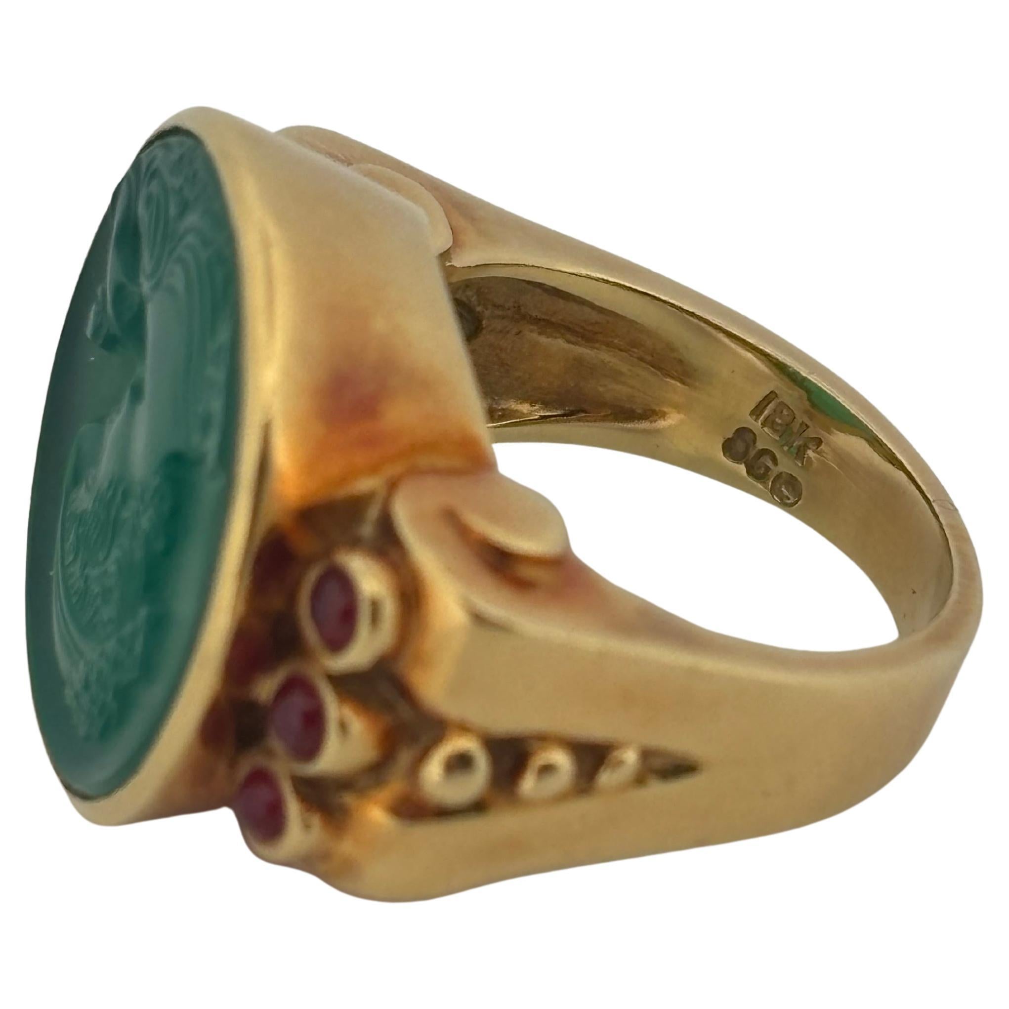 SeidenGang 18K Yellow Gold Green Agate & Cabochon Ruby Cameo Ring Size 6.5 In Good Condition For Sale In Sewickley, PA