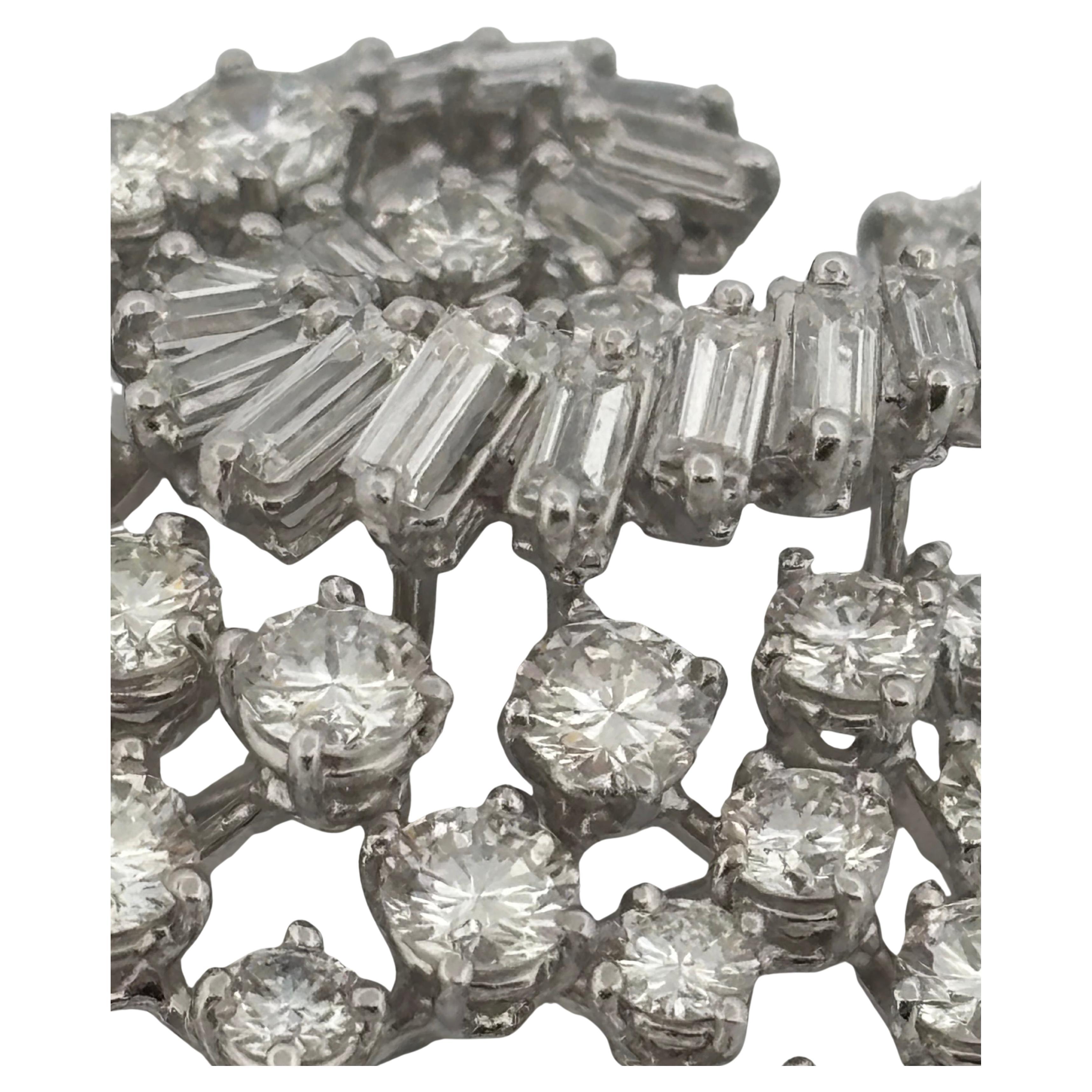 Pendentif broche en platine ancien 5,00 carats diamants ronds et baguettes Excellent état - En vente à Sewickley, PA
