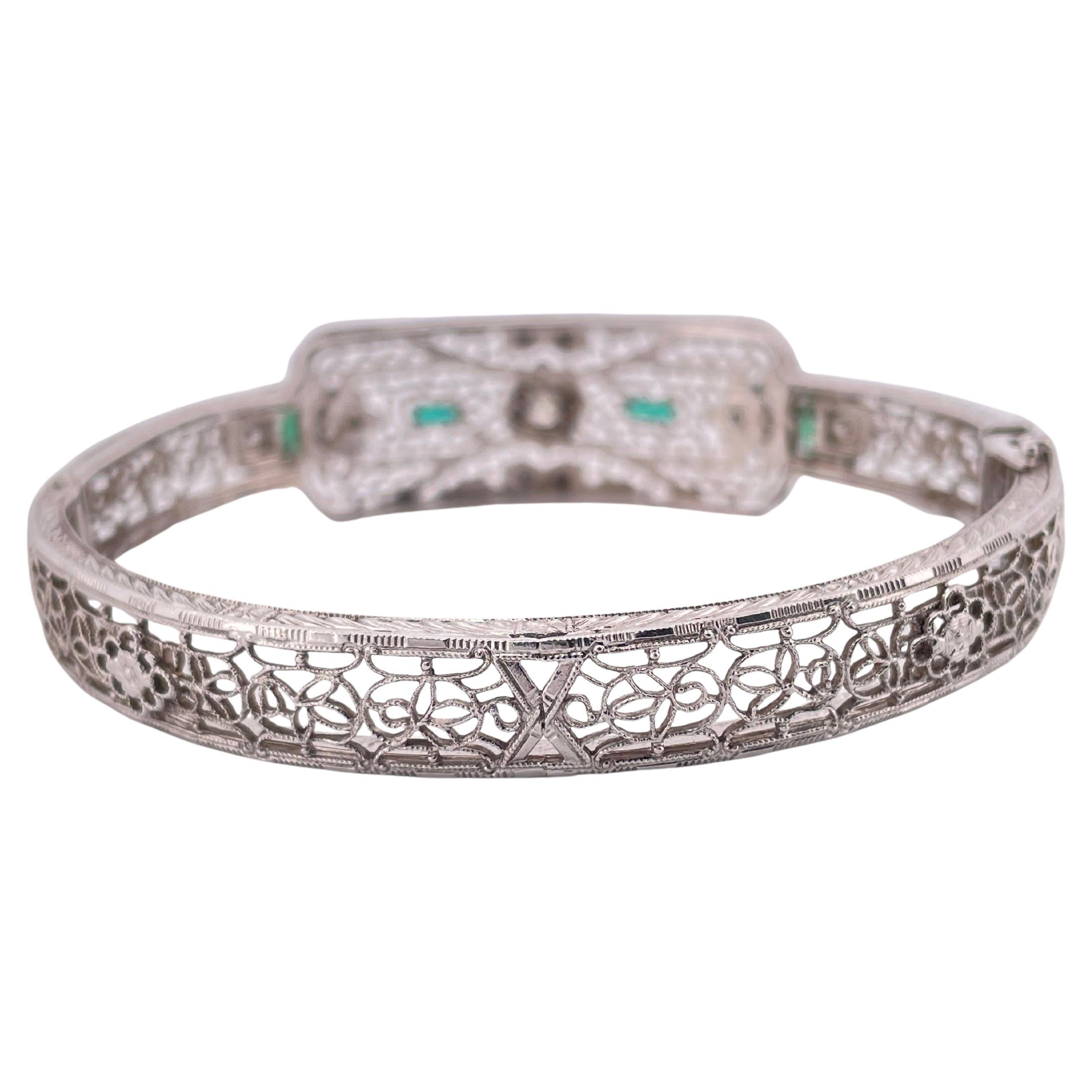 Round Cut Filigree 0.30ctw Diamond & 0.10ctw Lab Emerald Bangle Bracelet Set In 14K Gold For Sale