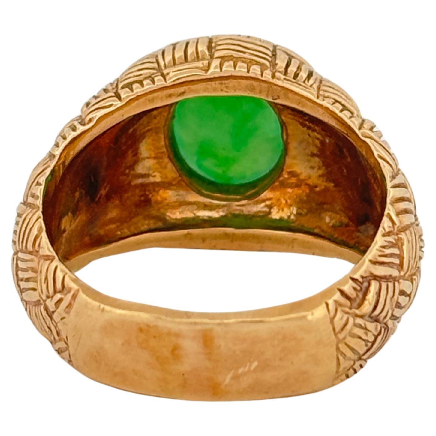 Weaved Basket Texture 14K Yellow Gold Green Jade Ring For Sale 2