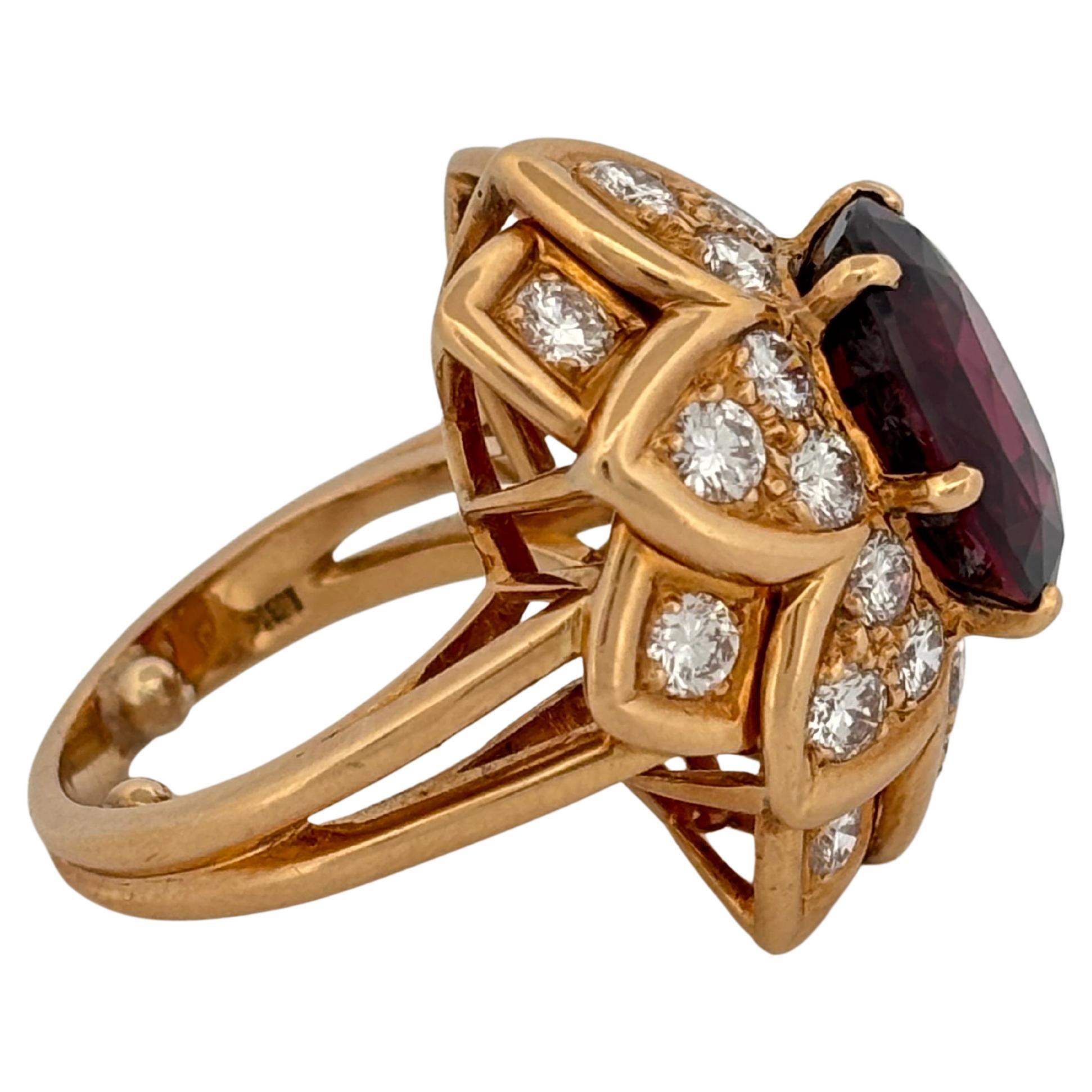 Women's 18K Yellow Gold 7.00 Carat Rhodolite Garnet 2.00ctw G-H VS2 Diamond Burst Ring For Sale