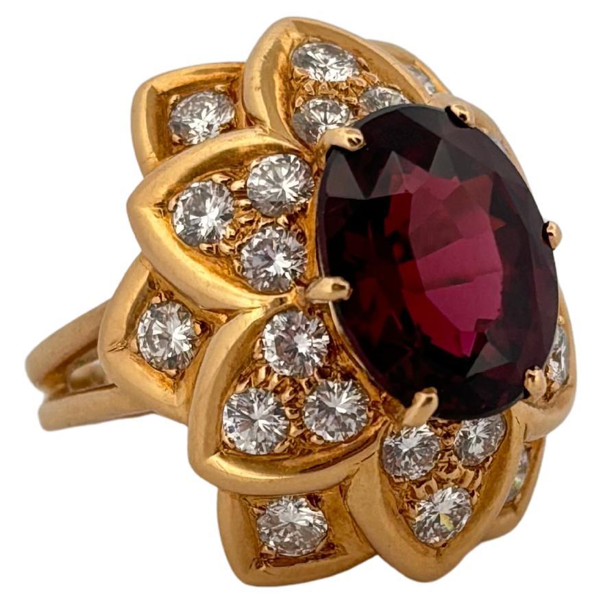 18K Yellow Gold 7.00 Carat Rhodolite Garnet 2.00ctw G-H VS2 Diamond Burst Ring In Good Condition For Sale In Sewickley, PA