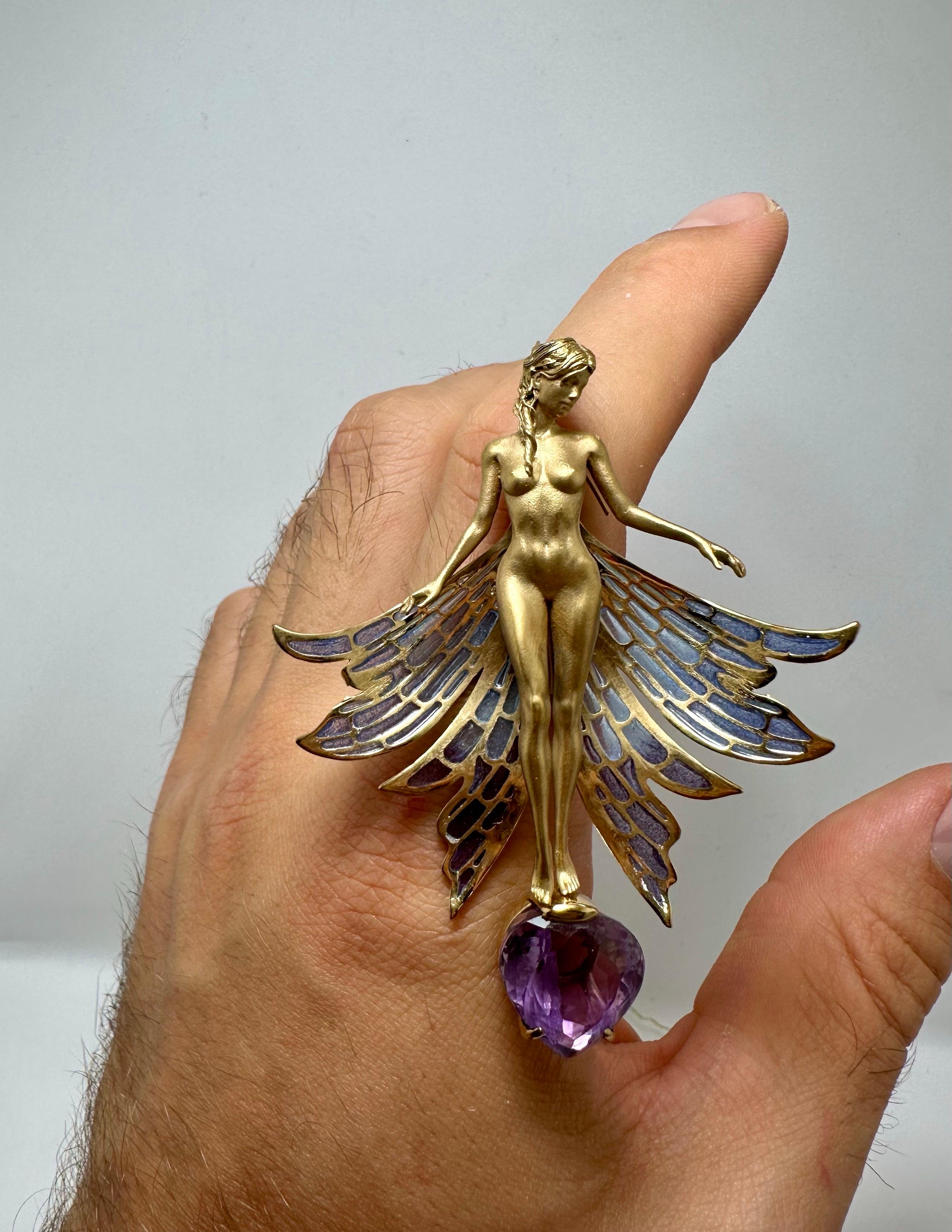 Nymphen-Anhänger mit Plique-à-Jour-Emaille-Flügeln und Amethyst (Art nouveau) im Angebot