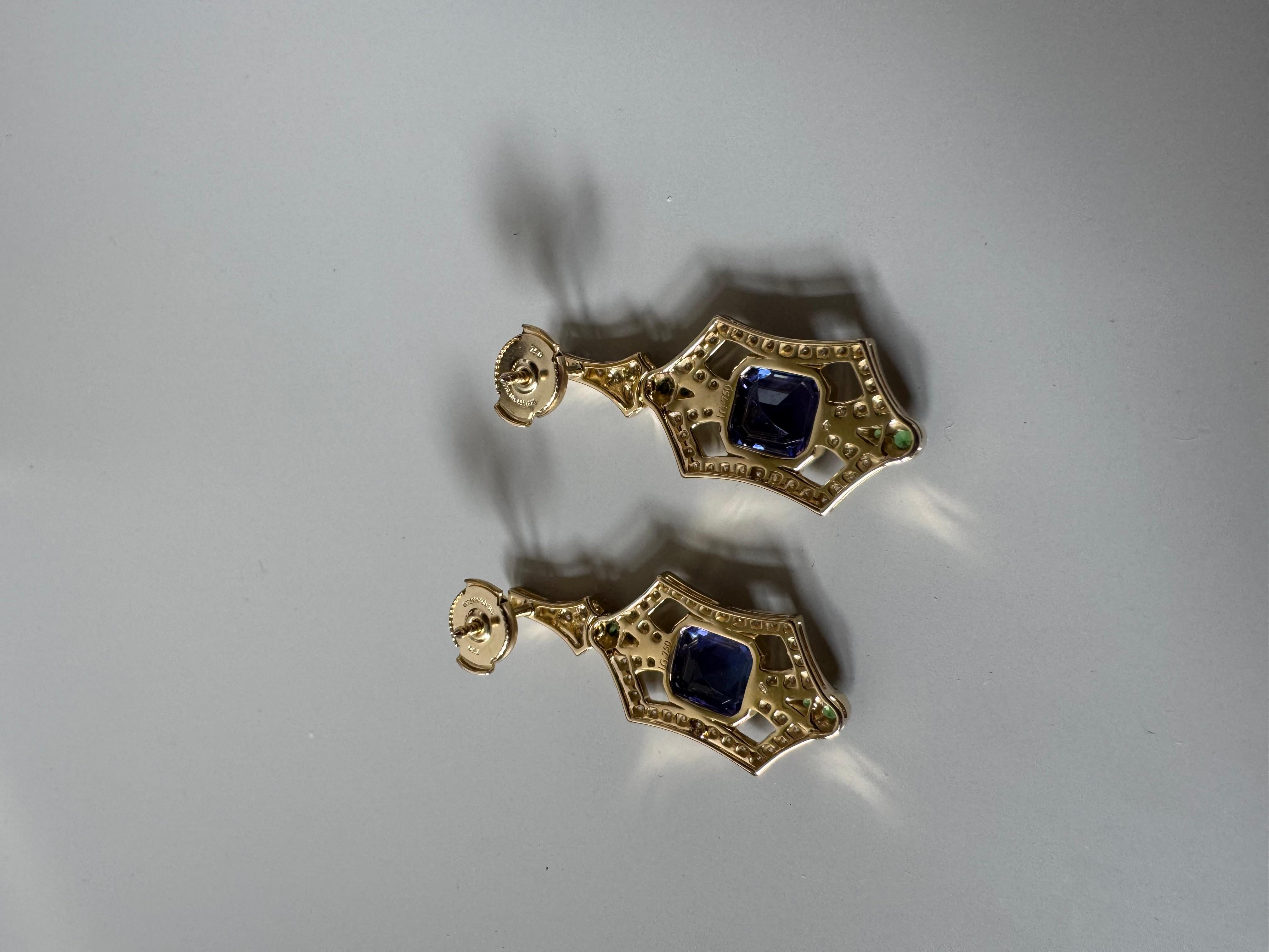 Taille émeraude Boucles d'oreilles en or jaune 18 carats Tanzanite Tsavorite Diamant 4.04 carats en vente