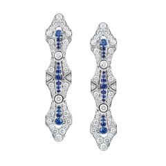 Orecchini pendenti in oro bianco 18 carati con zaffiro blu e diamanti Art Deco