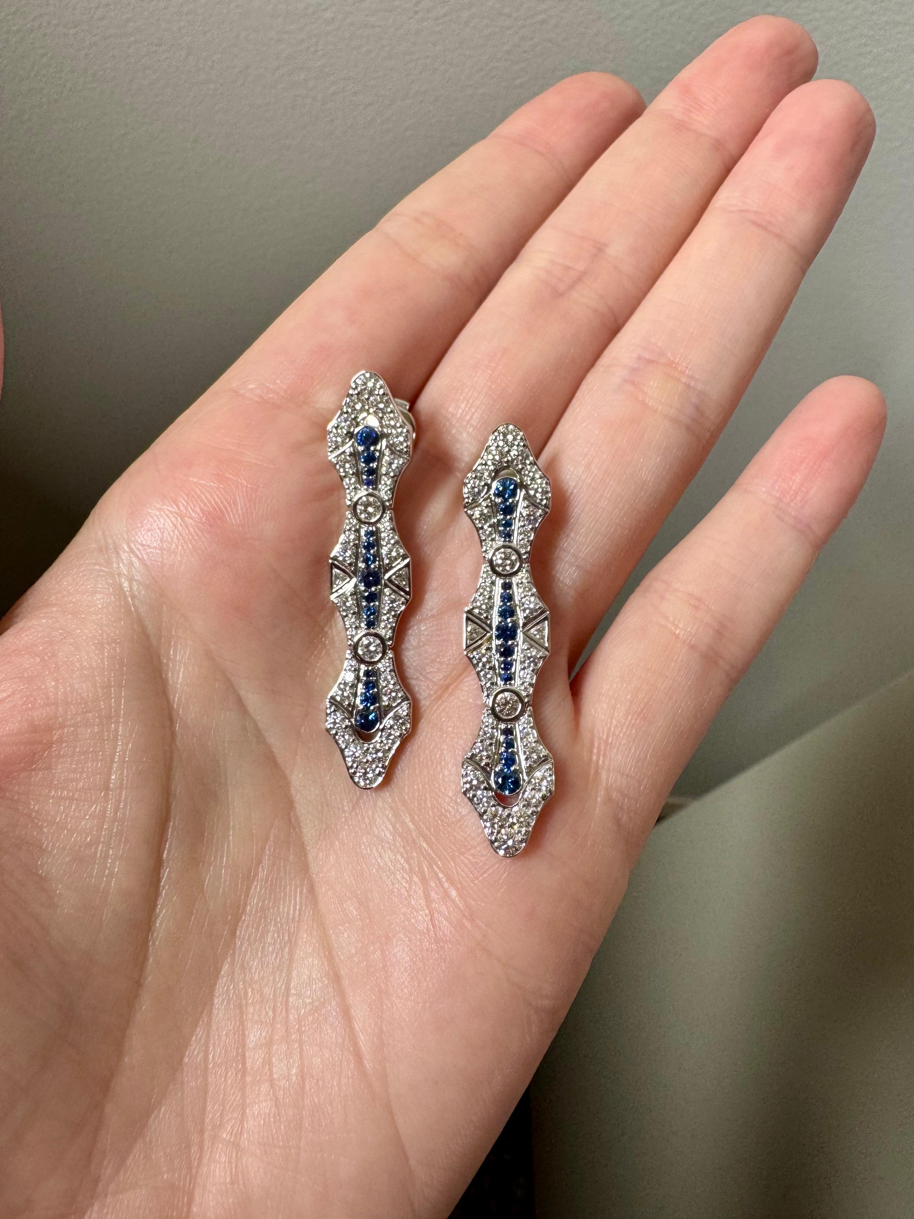 Orecchini pendenti in oro bianco 18 carati con zaffiro blu e diamanti Art Deco In condizioni Nuovo in vendita a Los Angeles, US