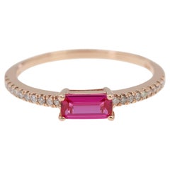 Anillo de oro rosa macizo de 14K (585) con una piedra rosa de talla baguette y un diamante natural