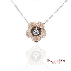 Colgante de flor con diamantes naturales en oro rosa y blanco de dos tonos, 18K 750, con cadena