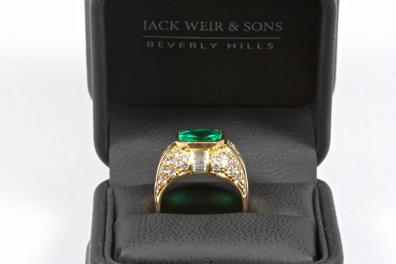 Stunning Colombian Emerald Diamond Gold Ring 3