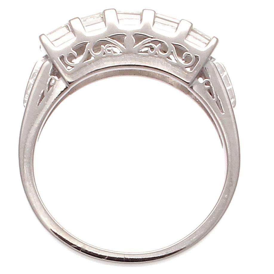 Asscher Cut Diamond Platinum Ring In Excellent Condition In Beverly Hills, CA
