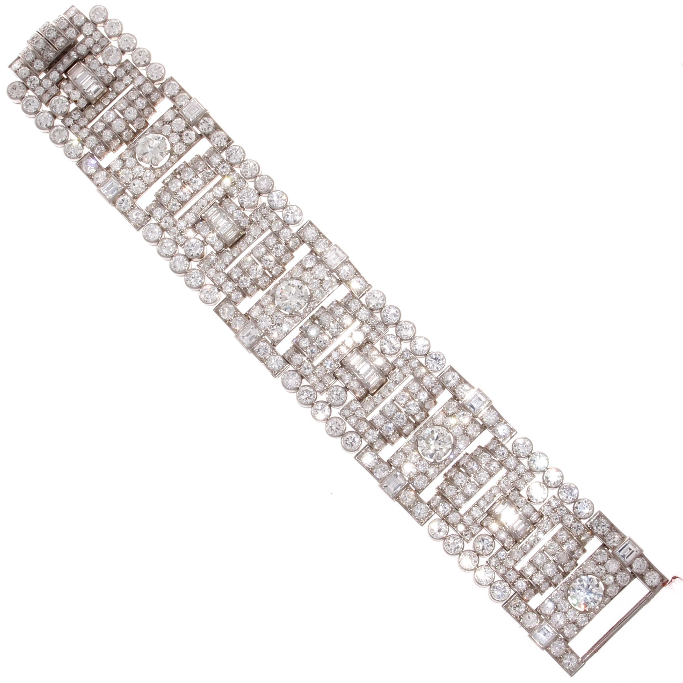 Diamond Platinum Bracelet In Excellent Condition In Beverly Hills, CA