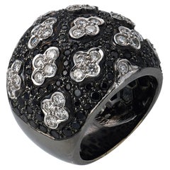 Contemporary 3.00 carat black and white diamond 18k blackened gold ring