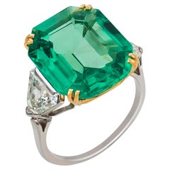 Anello francese in stile Mid-Century con smeraldo colombiano da 8,72 carati e diamanti (AGL)