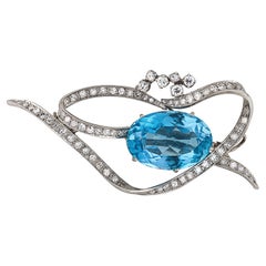 Mid Century 13.50 carat aquamarine diamond platinum brooch/pendant