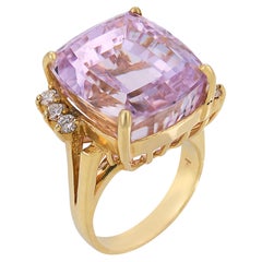 Vintage 17.70 carat kunzite diamond 14k yellow gold cocktail ring