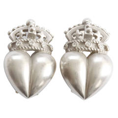 Kieselstein-Cord Crowned Heart Platinum Earrings