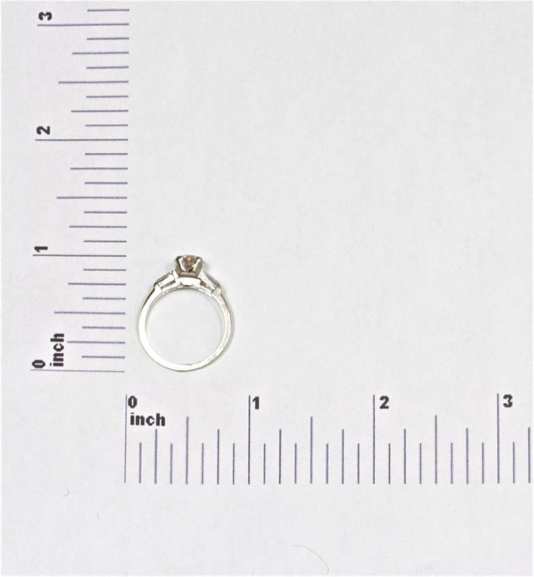 Elegant Diamond & White Gold Engagement Ring 1
