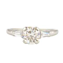 Elegant Diamond & White Gold Engagement Ring
