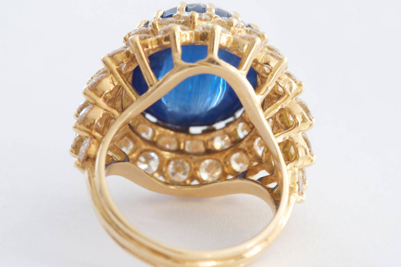 17 Carat Natural Cabochon Sapphire Gold Cluster Ring 1