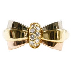 Stylish Van Cleef & Arpels Tri Color Diamond Gold Bow Ring