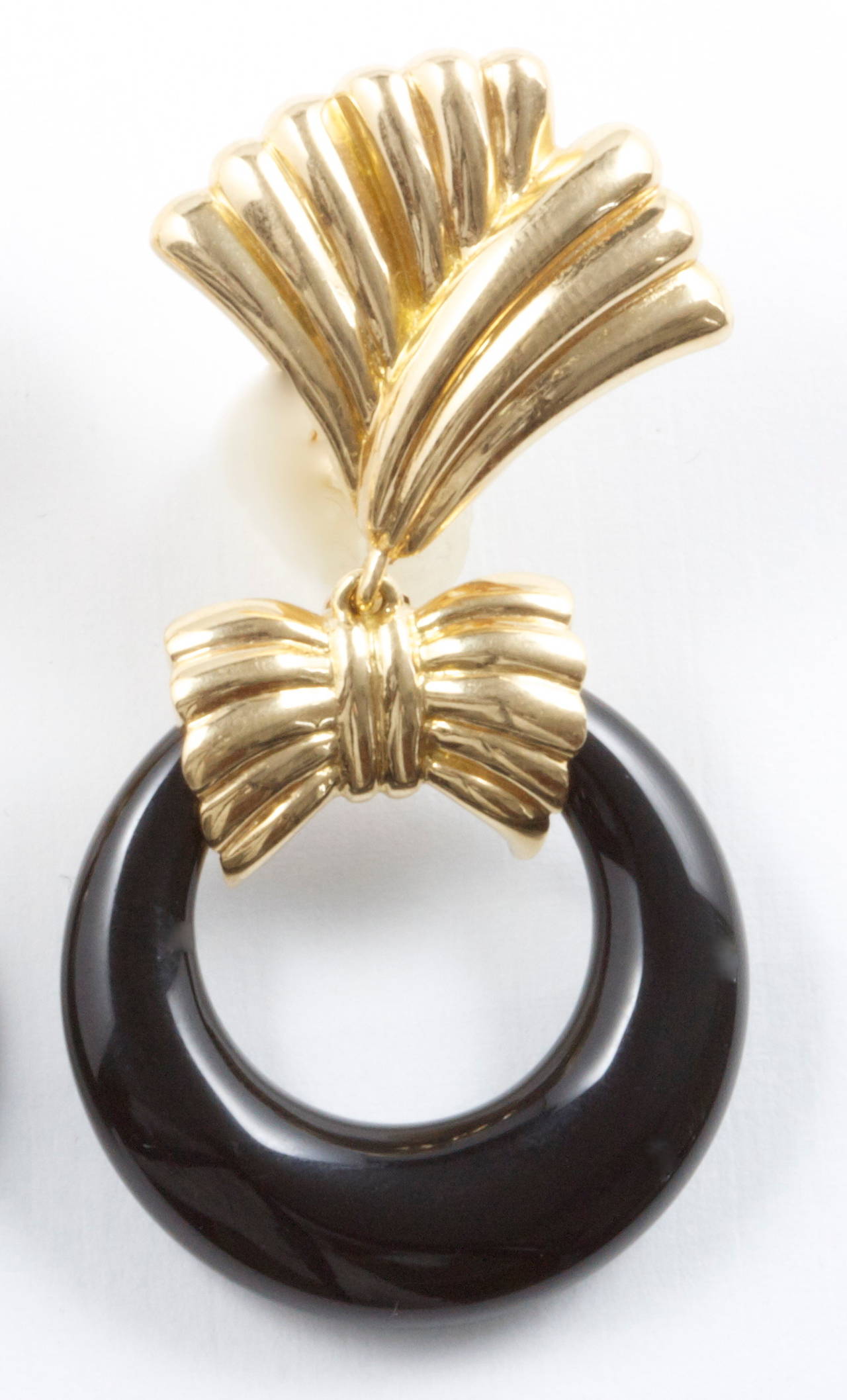Large Van Cleef & Arpels Onyx Mother of Pearl Gold Interchangable Earrings In Excellent Condition In Beverly Hills, CA