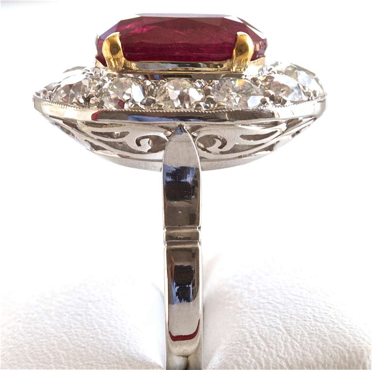 Burma Ruby Diamond Platinum Ring In Excellent Condition In Beverly Hills, CA