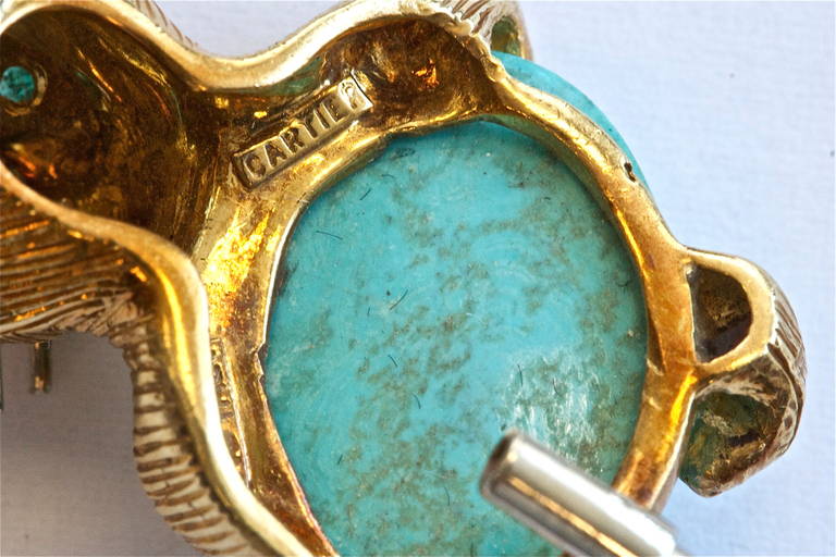 Cartier Cabochon Turquoise Emerald Yellow Gold Cat Brooch In Good Condition In Beverly Hills, CA