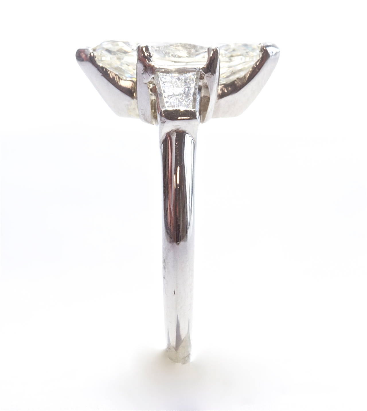 1.62 Carat Marquise Diamond Platinum Ring In Excellent Condition In Beverly Hills, CA