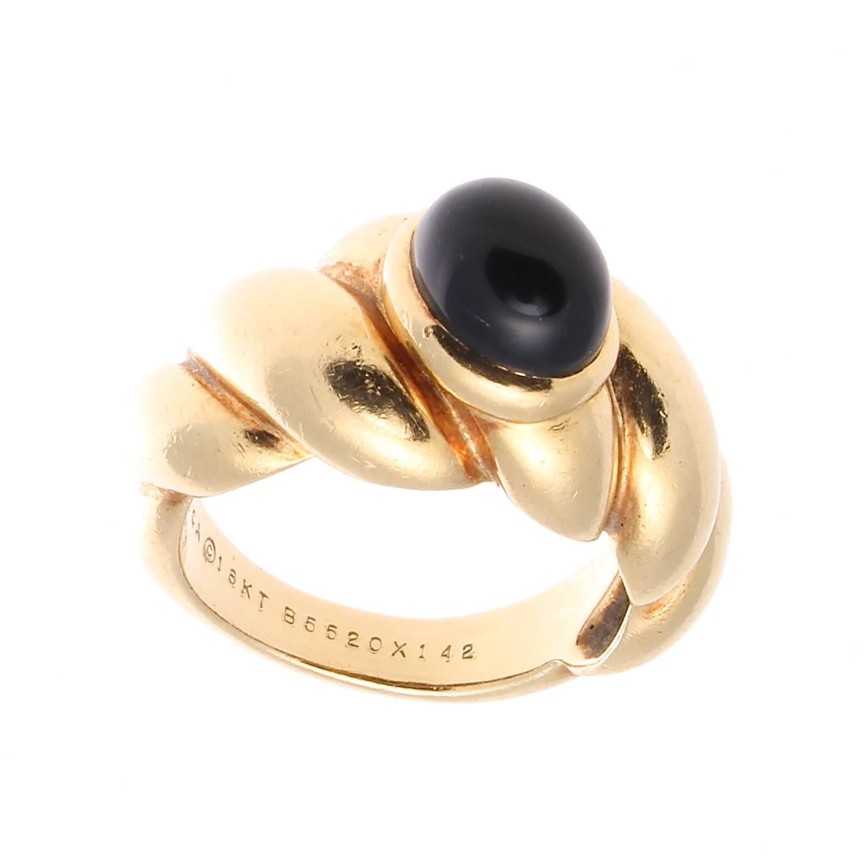 Van Cleef & Arpels Onyx Gold Ring In Excellent Condition In Beverly Hills, CA