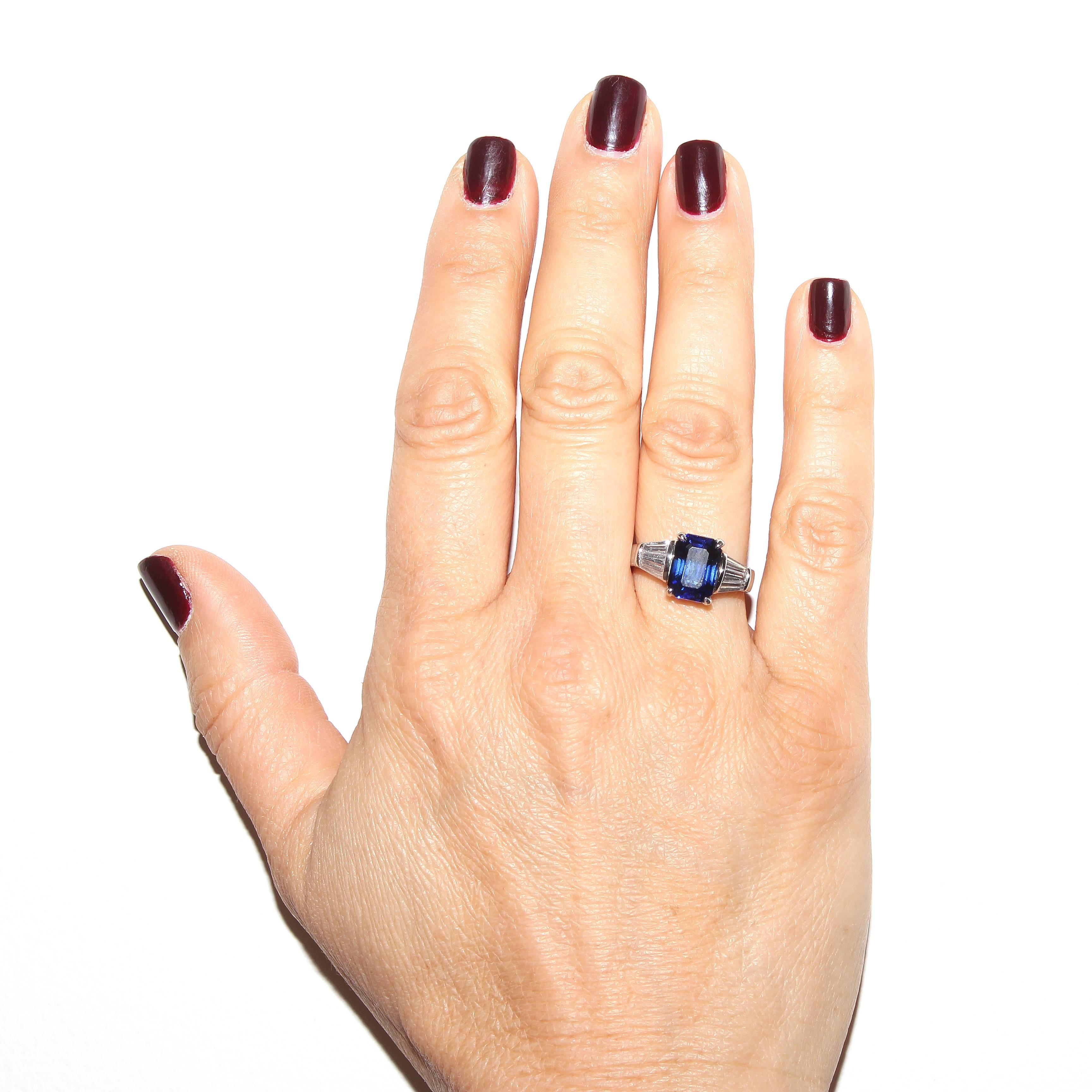 Women's Van Cleef & Arpels Sapphire Diamond Platinum Ring