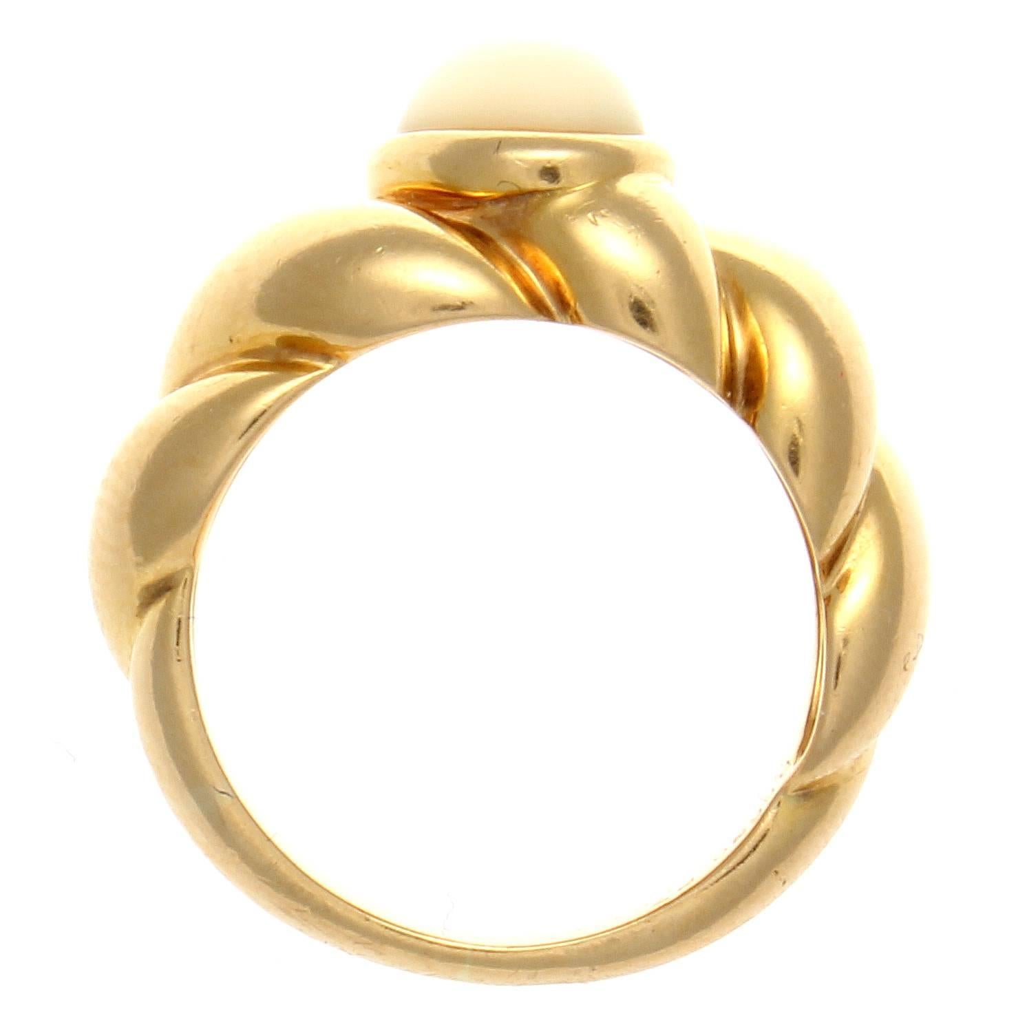 Modern Van Cleef & Arpels Moonstone Gold Ring