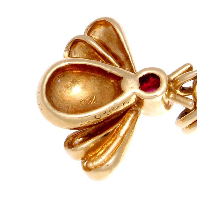  Bracelet à breloques abeille bourdon de Cartier en or:: émeraude:: rubis:: saphir et diamant Unisexe 