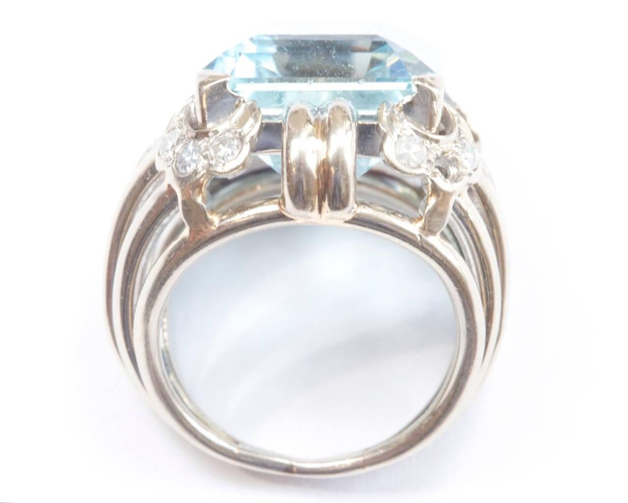 Women's Retro 22 Carat Aquamarine Diamond Gold Ring