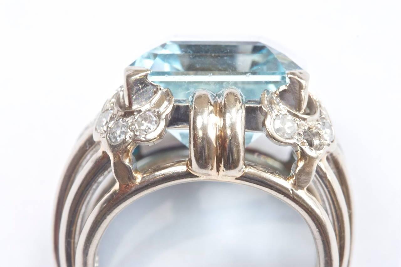 Retro 22 Carat Aquamarine Diamond Gold Ring 1