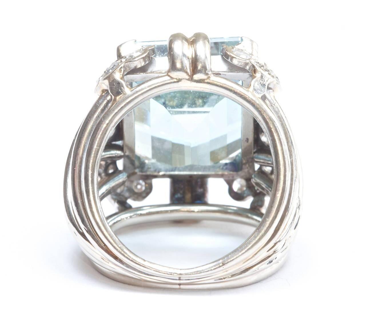 Retro 22 Carat Aquamarine Diamond Gold Ring 2