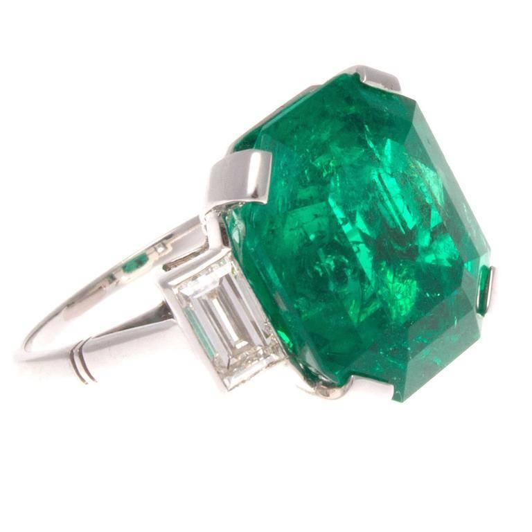 Important 10.03 Carat Colombian Emerald Diamond Platinum Ring In Excellent Condition In Beverly Hills, CA